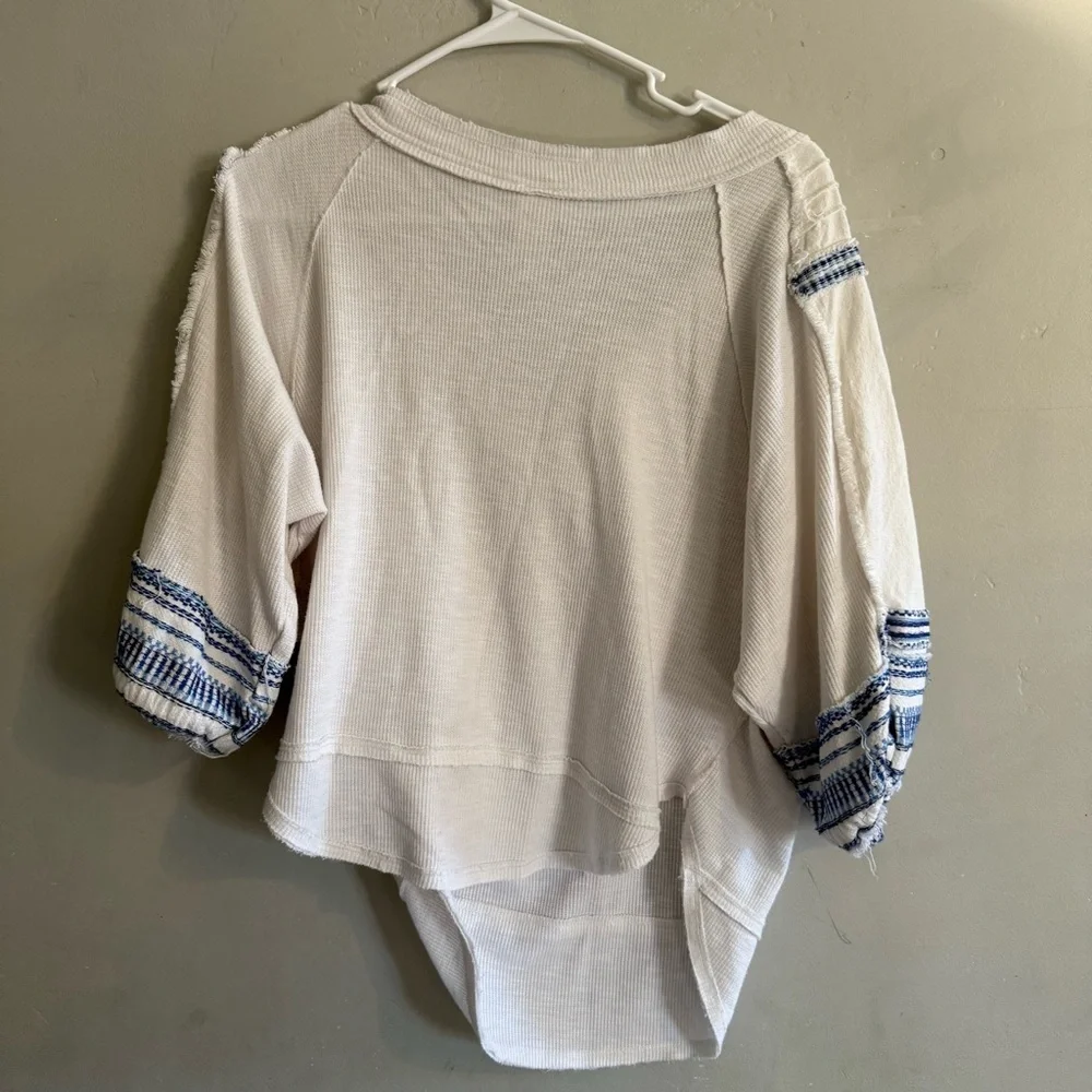 Free People We The Free Bubble Tee White Top with Blue Accents Linen Blend